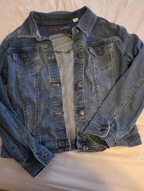 Wrangler Medium-Light Blue Denim Jacket